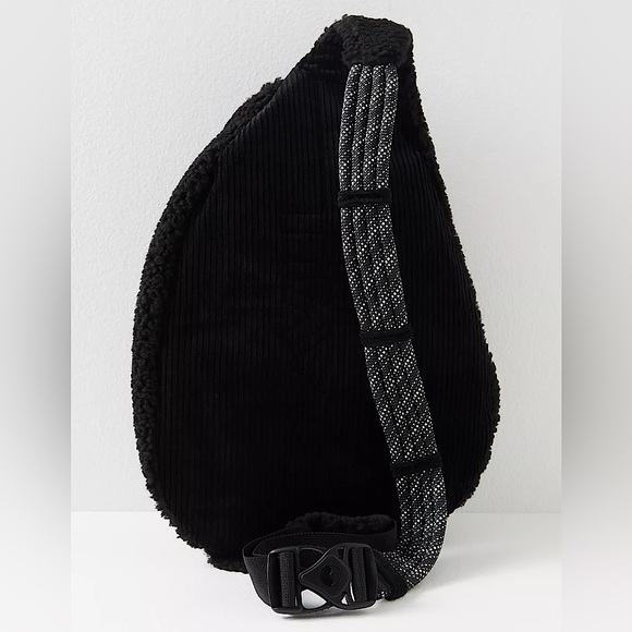 NEW KAVU Rope Snug Sling Bag - Picture 3 of 11